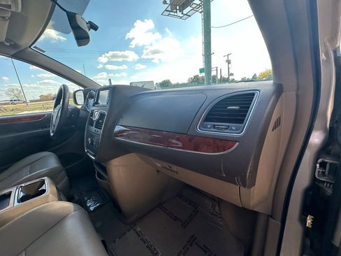 Used 2012 Chrysler Town & Country Touring w/ Entertainment Group #1 image 25