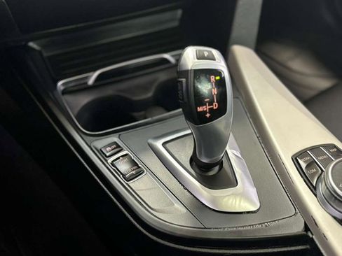 Used 2018 BMW 320i xDrive Sedan w/ Convenience Package image 37