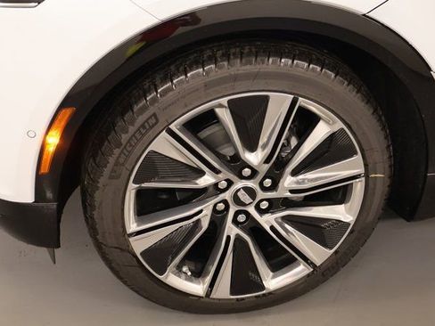 New 2026 Cadillac Lyriq Signature Luxury image 7