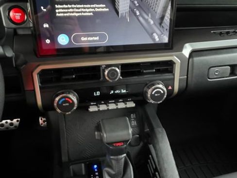 Used 2024 Toyota Tacoma TRD Sport AWD/4WD image 27