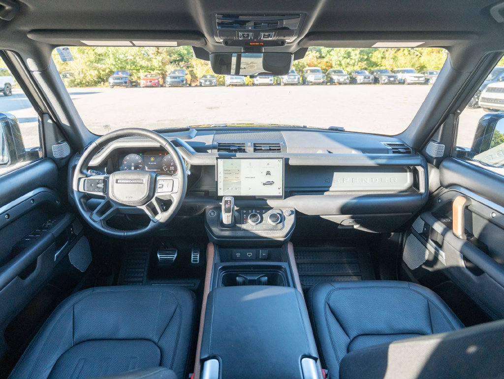 Used 2024 Land Rover Defender 130 X AWD/4WD image 18