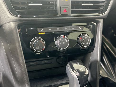 Used 2023 Volkswagen Taos SE image 15