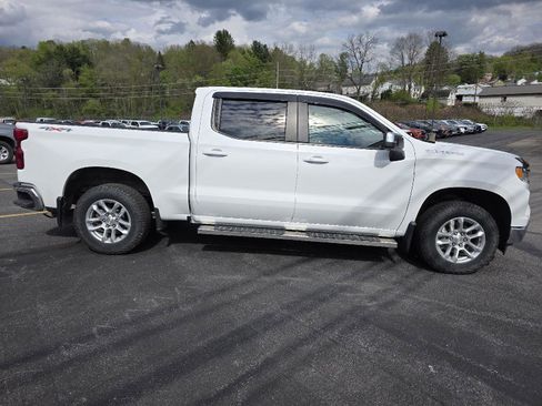 Used 2022 Chevrolet Silverado 1500 LT w/ Protection Package AWD/4WD image 8