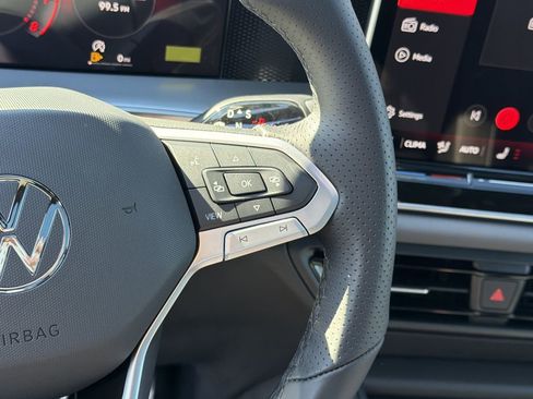 New 2026 Volkswagen Tiguan SE R-Line image 28