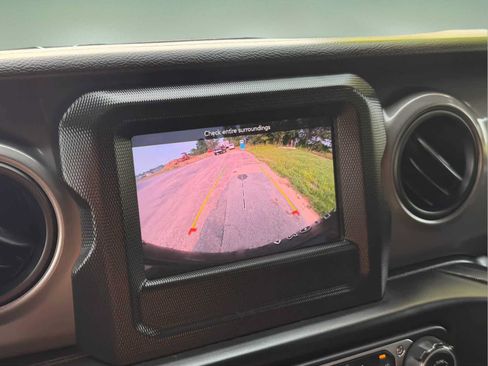 Used 2023 Jeep Wrangler Unlimited Sport AWD/4WD image 34