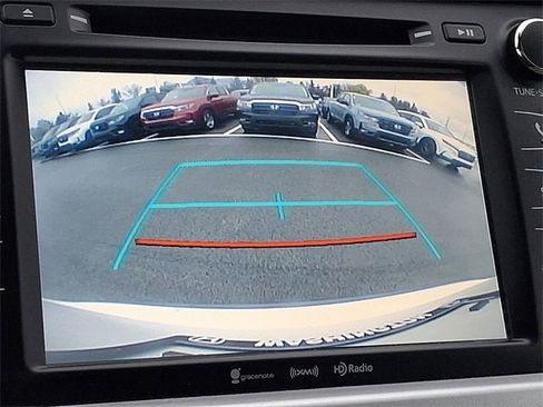 Used 2019 Toyota Highlander XLE image 13