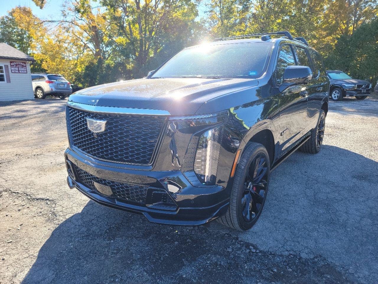 Used 2025 Cadillac Escalade V AWD/4WD image 3