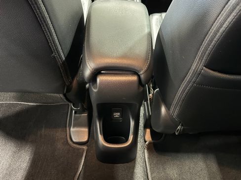 Used 2020 Honda HR-V Touring image 40