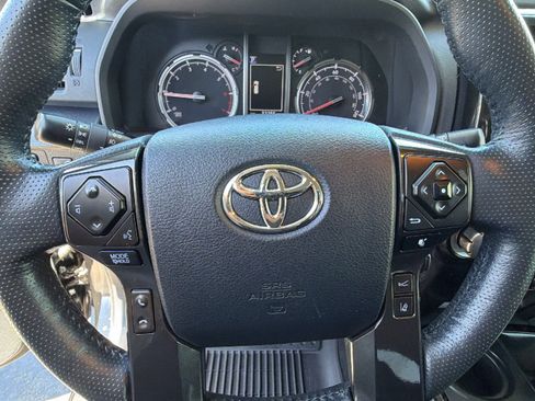 Certified 2024 Toyota 4Runner TRD Off-Road Premium w/ Moonroof Package AWD/4WD image 18