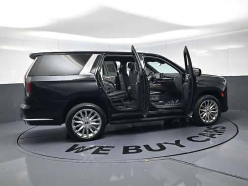 Used 2021 Cadillac Escalade Premium Luxury image 26