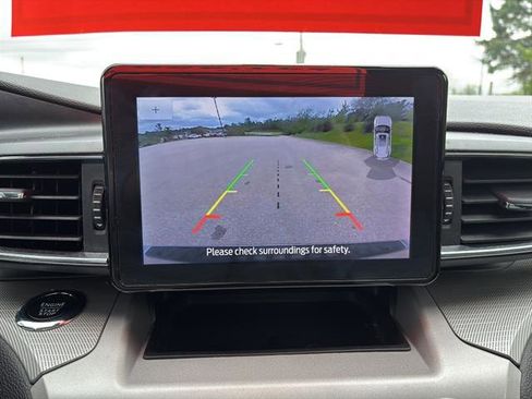 Certified 2023 Ford Explorer XLT w/ Equipment Group 202A AWD/4WD image 23