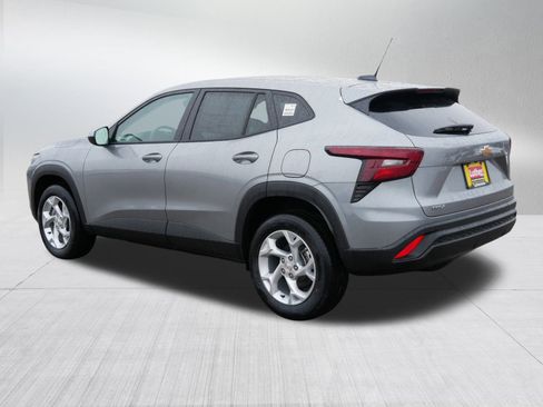 New 2026 Chevrolet Trax LS w/ LS Convenience Package image 2