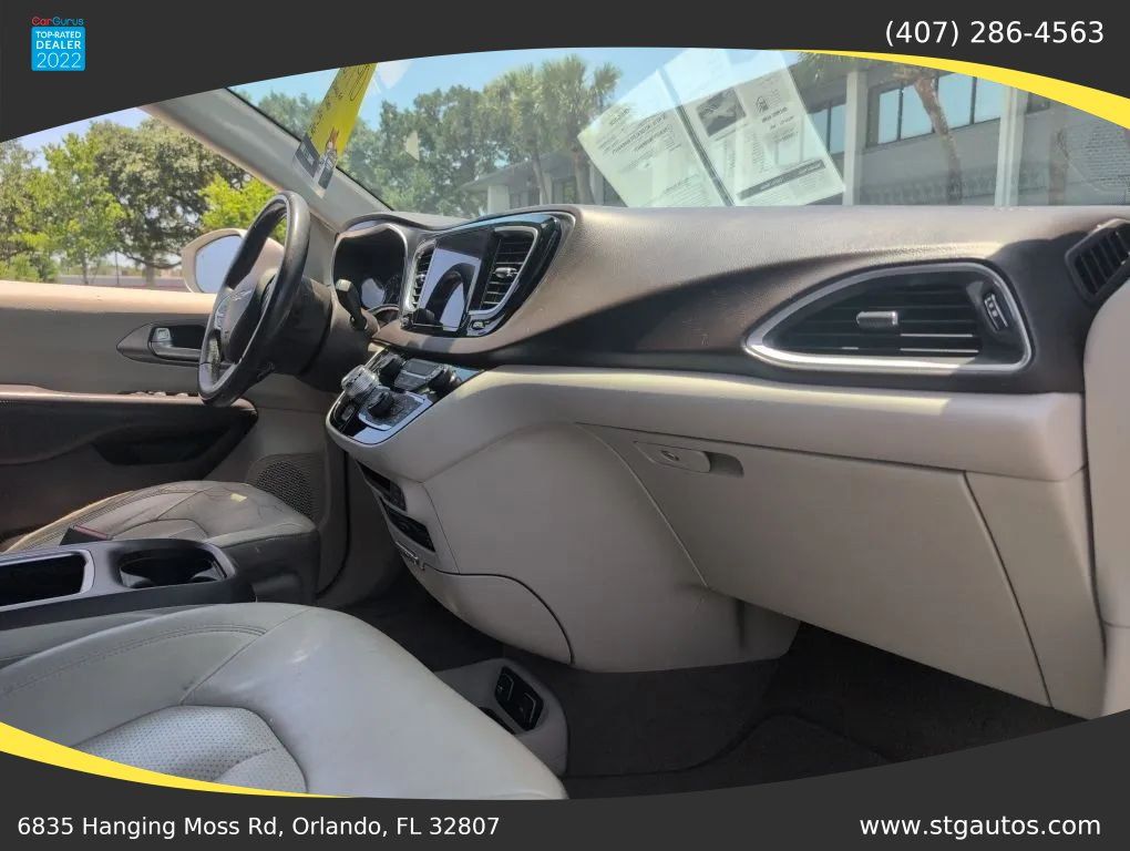 Used 2017 Chrysler Pacifica Touring-L Plus FWD image 24