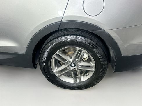 Used 2018 Hyundai Santa Fe Sport w/ 2.4L Value Package 02 FWD image 11