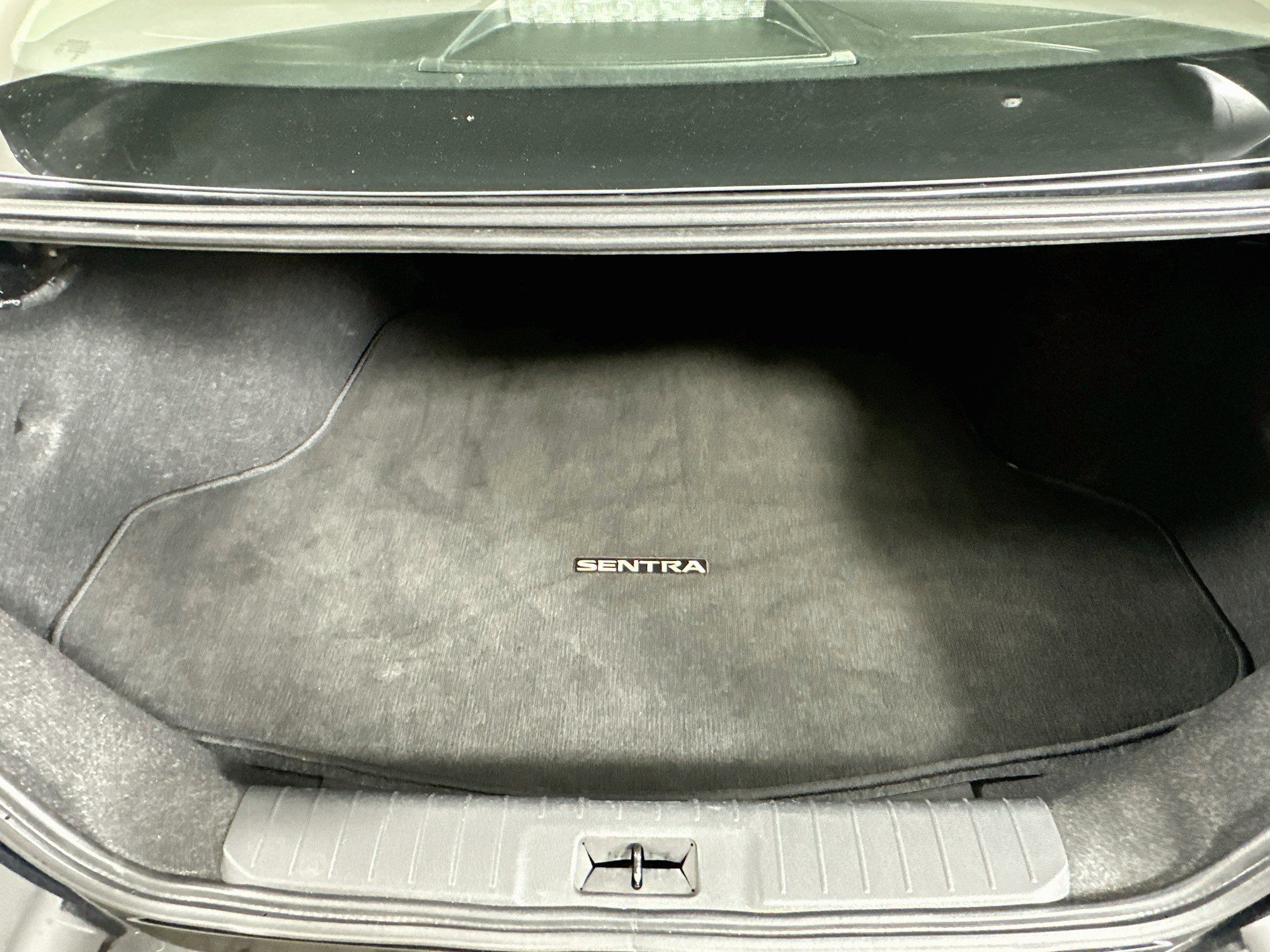 Used 2024 Nissan Sentra SR w/ SR Premium Package FWD image 28