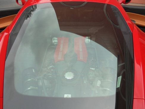 Used 2017 Ferrari 488 GTB RWD image 34