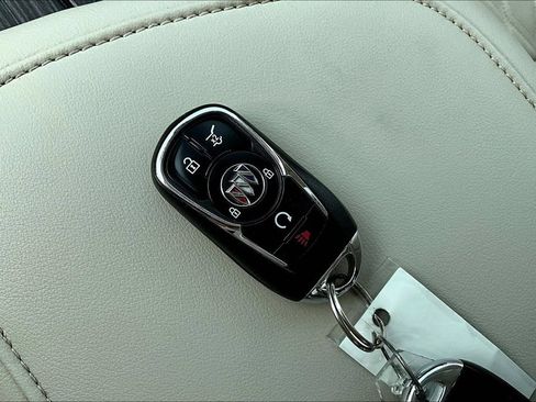 Used 2024 Buick Enclave Avenir w/ Avenir Technology Package AWD/4WD image 10