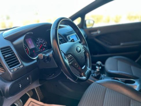 Used 2015 Kia Forte SX image 10