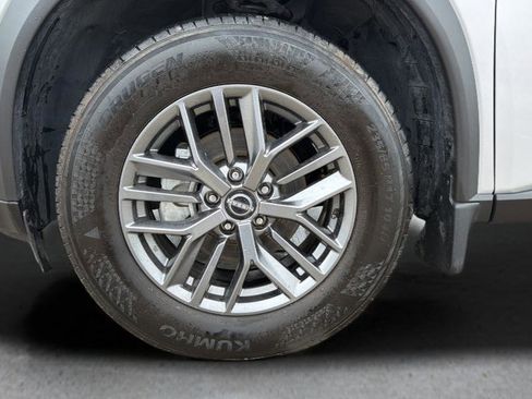 Used 2024 Nissan Rogue S AWD/4WD image 25