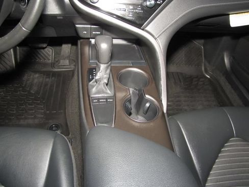 Used 2023 Toyota Camry SE FWD image 16