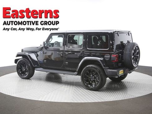 Used 2025 Jeep Wrangler Unlimited Sahara AWD/4WD image 63