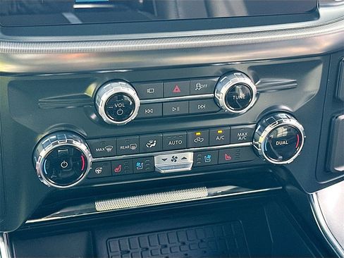 Used 2025 Ford F150 Platinum image 16