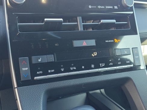 Used 2020 Toyota Avalon XLE image 19