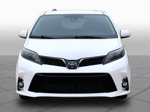 Used 2020 Toyota Sienna SE FWD image 4