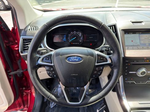 Used 2019 Ford Edge Titanium w/ Equipment Group 301A AWD/4WD image 16