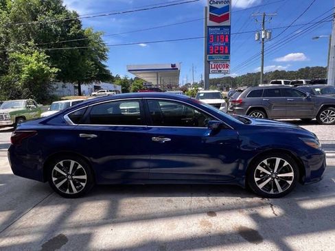 Used 2017 Nissan Altima 2.5 SR FWD image 5