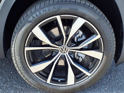 New 2026 Volkswagen Atlas Cross Sport SEL Premium R-Line image 7