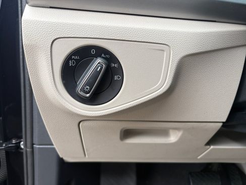 Used 2019 Volkswagen Atlas SE FWD image 23