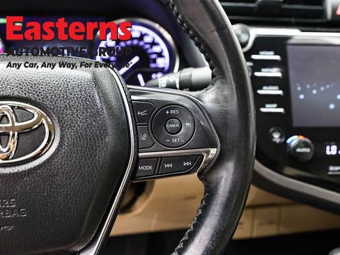 Used 2019 Toyota Camry XLE w/ Carpet Mat Package image 16