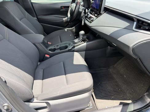 Used 2025 Toyota Corolla LE FWD image 11