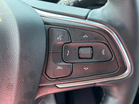 Used 2025 Buick Envista Avenir FWD image 70