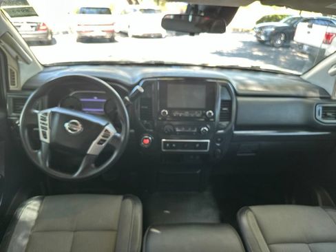 Used 2021 Nissan Titan S RWD image 19