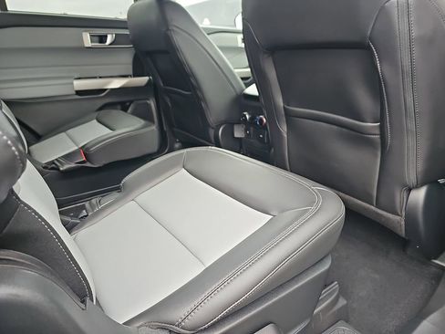 Used 2023 Ford Explorer XLT w/ Equipment Group 202A image 13