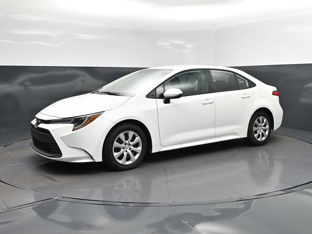 Used 2024 Toyota Corolla LE FWD image 3