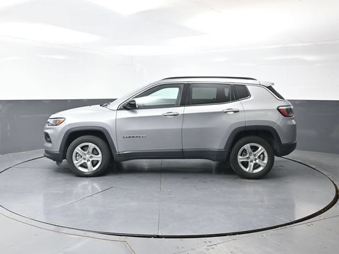 Used 2024 Jeep Compass Latitude AWD/4WD image 9