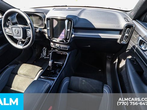 Used 2022 Volvo XC40 P8 Recharge Ultimate image 29