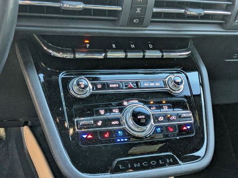 Used 2022 Lincoln Corsair Reserve w/ Elements Package image 17