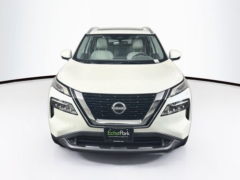 Used 2023 Nissan Rogue SL FWD image 2