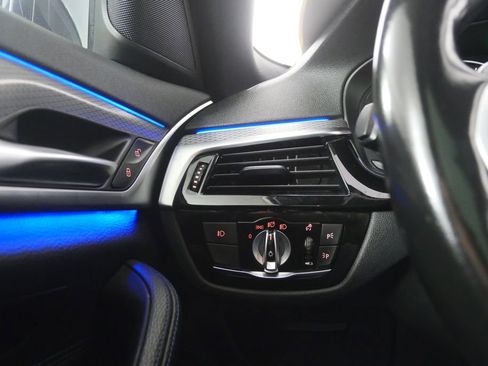 Used 2019 BMW 530i w/ M Sport Package image 18