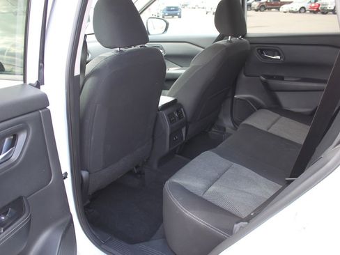 Used 2024 Nissan Rogue SV image 6