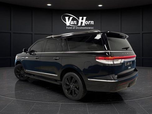 Used 2024 Lincoln Navigator L Reserve image 3