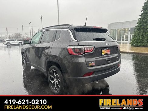 Used 2024 Jeep Compass Limited image 8