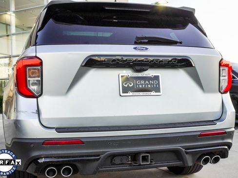 Used 2022 Ford Explorer ST image 11