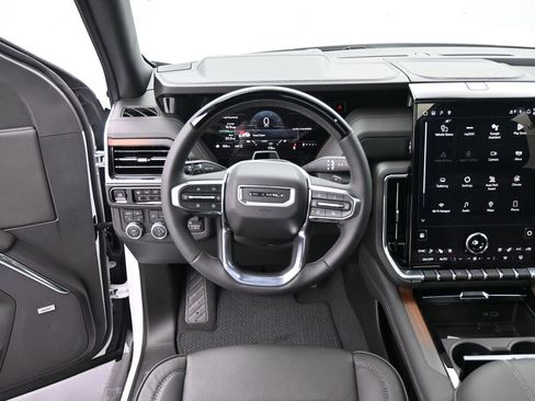 New 2025 GMC Yukon XL Denali w/ Denali Reserve Package image 23