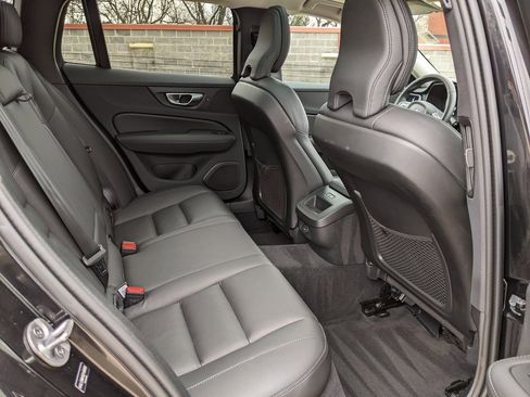 Certified 2025 Volvo V60 B5 Cross Country Plus image 25