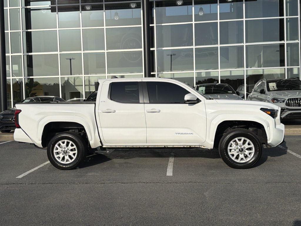 Used 2025 Toyota Tacoma SR5 AWD/4WD image 2